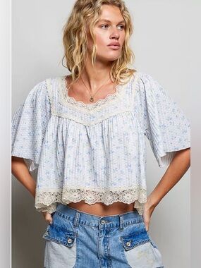 New POL Lace-Trim Ribbed Top ~ Light Blue Floral